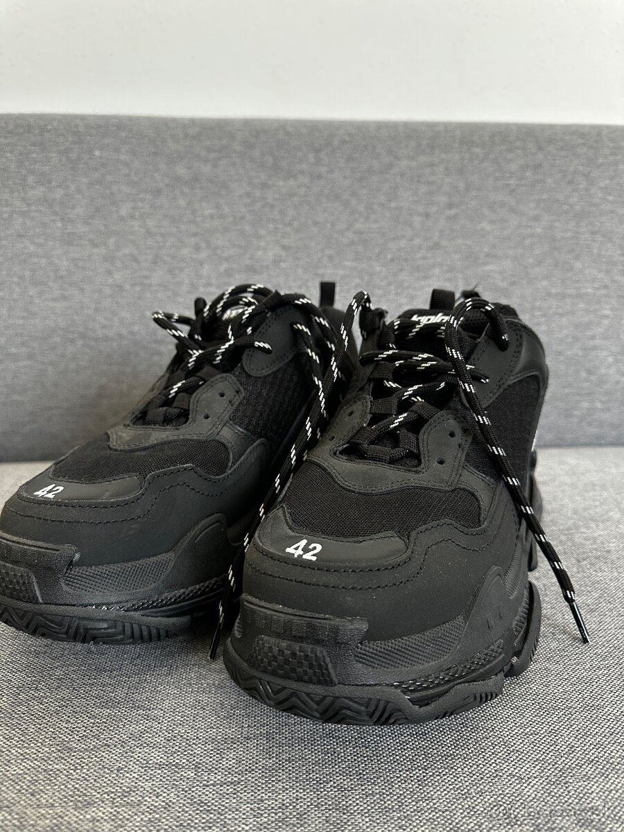 Balenciaga Tripple S 42UK