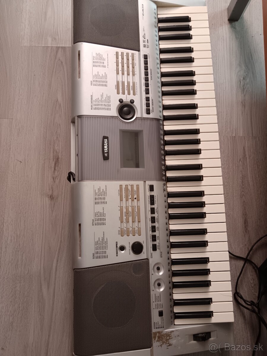 Yamaha psr e403