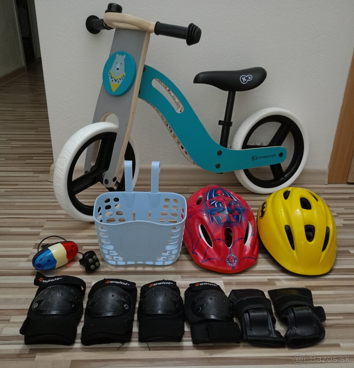 Cykloodrážadlo + 2x prilba + chrániče + košík