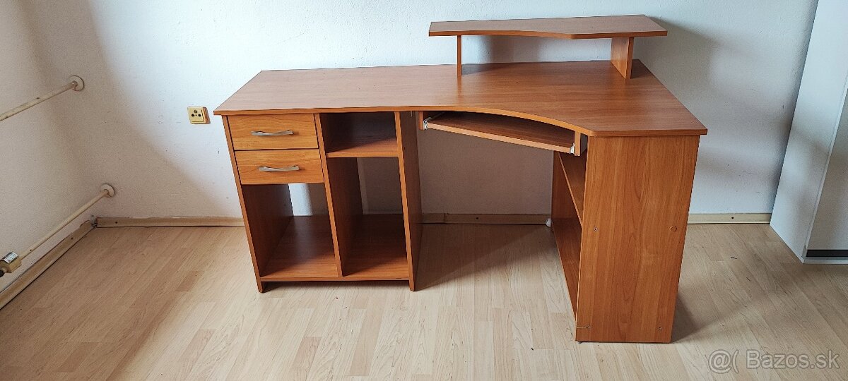 Pracovný PC stôl na predaj