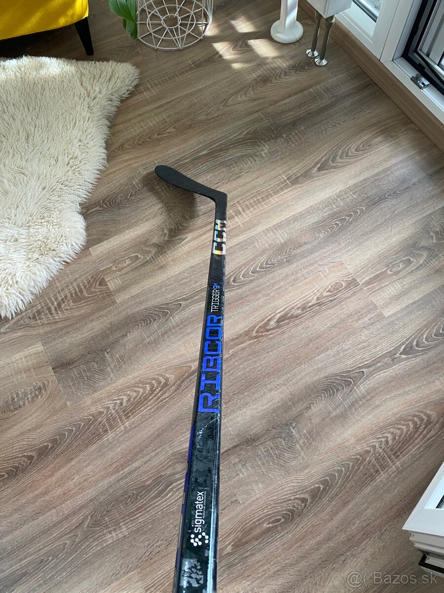 Hokejka CCM Trigger 9k