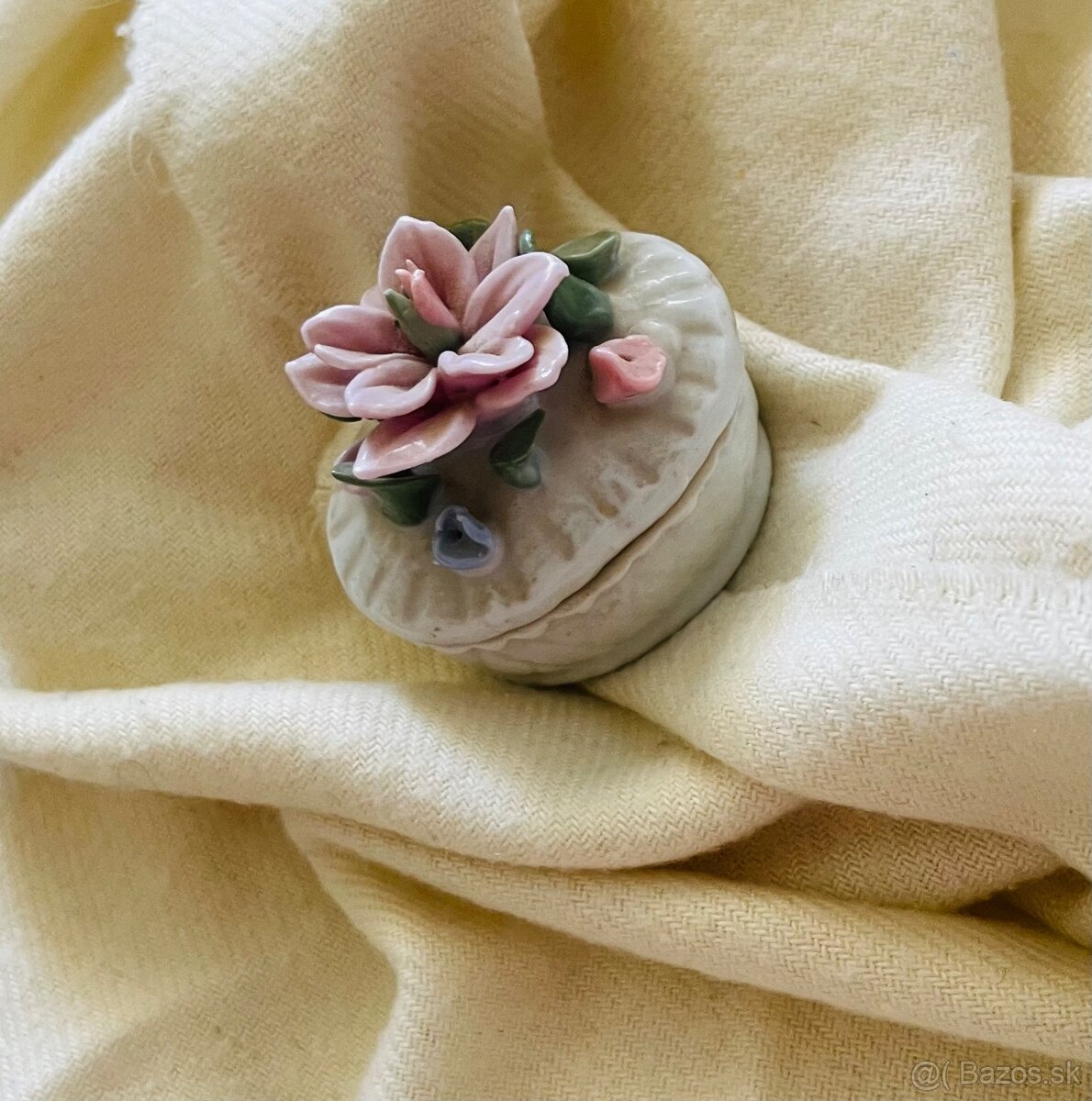 Porcelánova mini šperkovnička