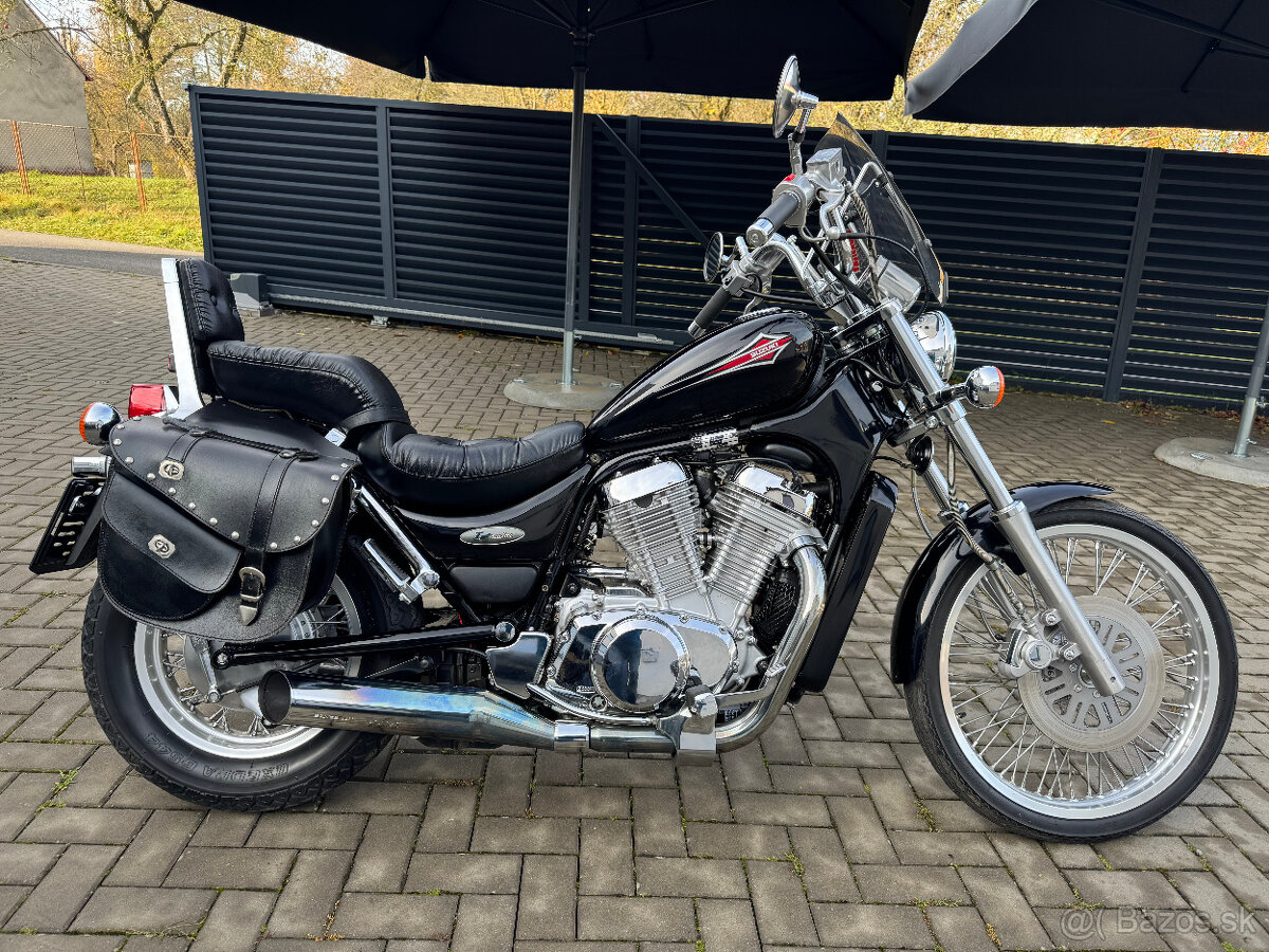 Suzuki VS 600 GLU Intruder