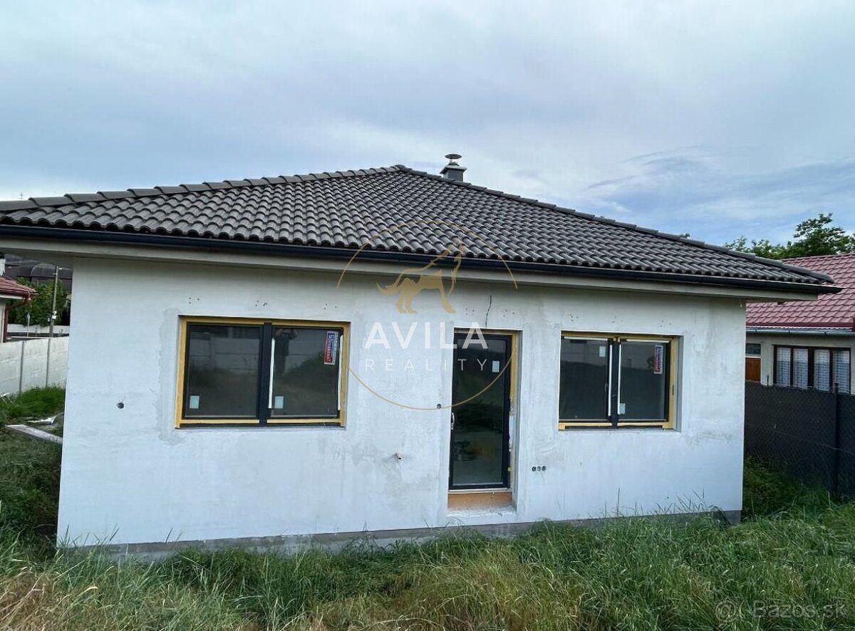 NA PREDAJ: 4izbový rodinný dom bungalov na pozemku 500m2 - V