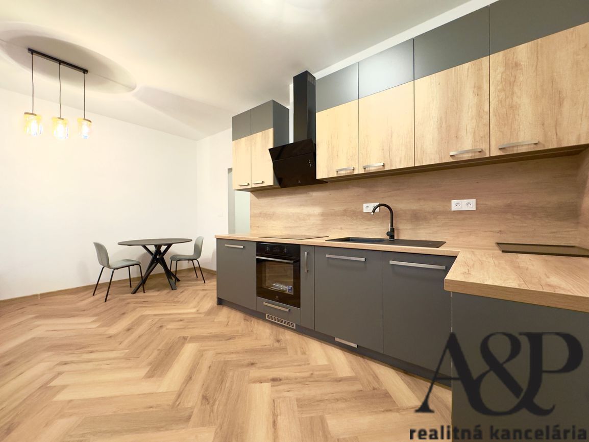 1 IZB. BYT V NOVOSTAVBE S PREDZÁHRADKOU A PARKOVNÝM MIESTOM,