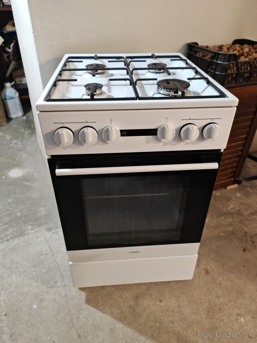 Plynový sporák Mora s elektrickou rúrou