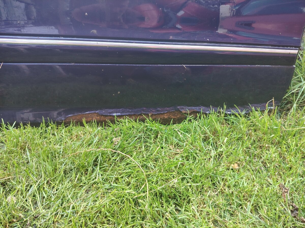 Dvere predné pravé Mercedes c