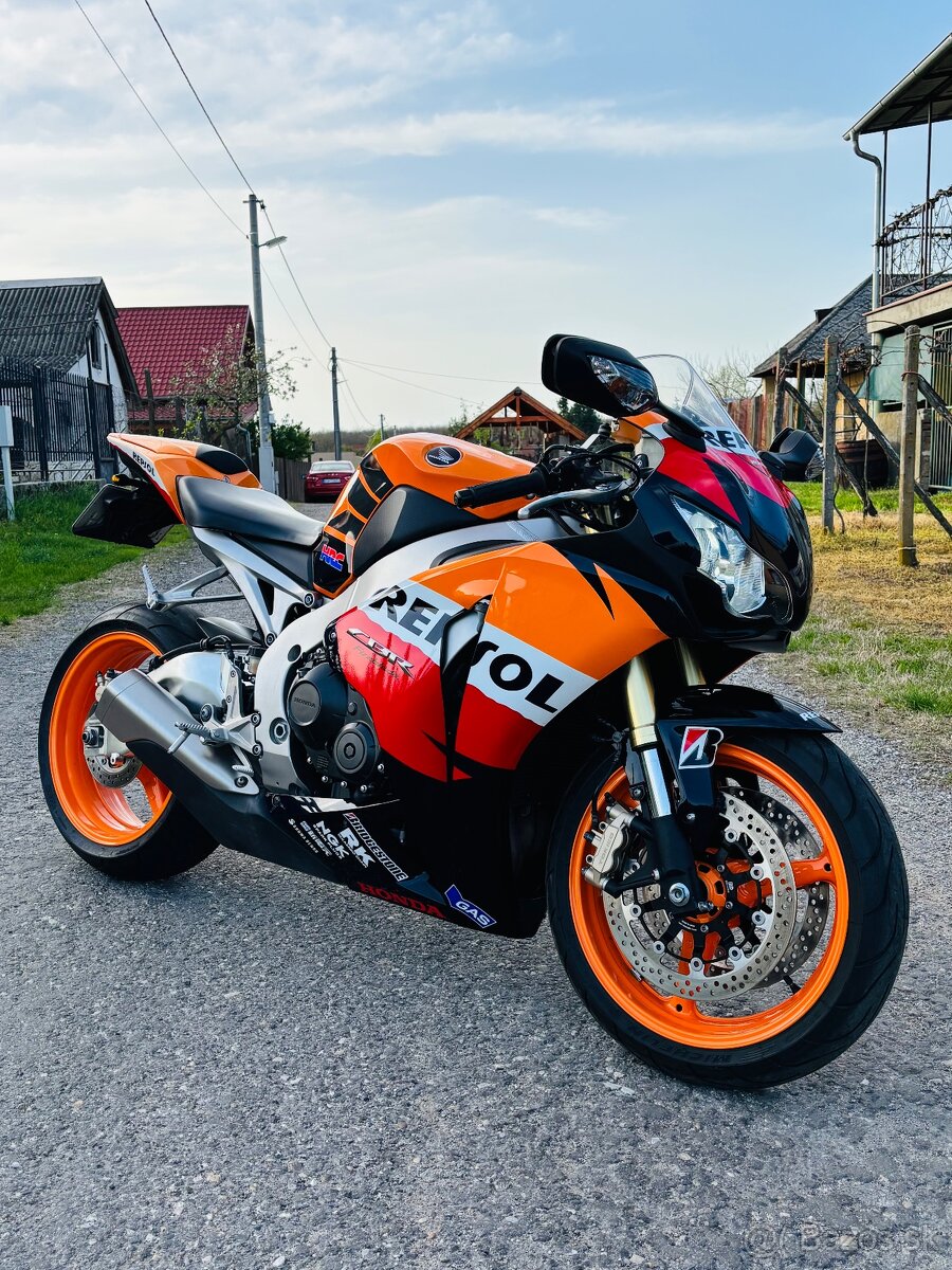 Honda cbr 1000 rr Repsol      …Možna vymena…