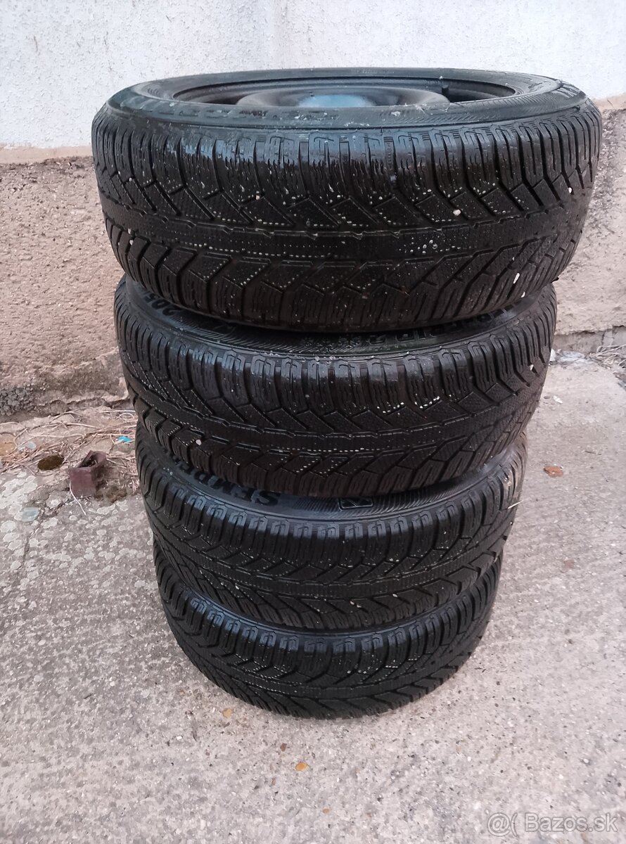Predám Zimné pneumatiky Na plech Disky 5x112 R16