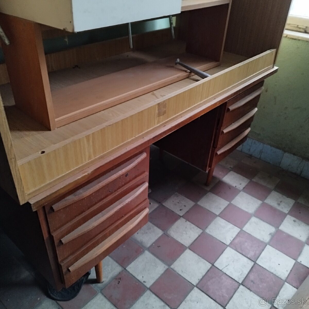 Kancelárske, písacie stoly