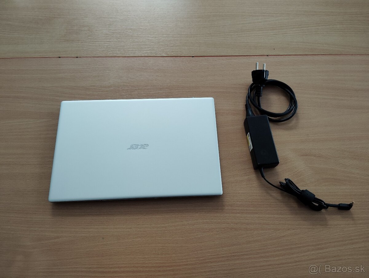 Acer Swift 3, Intel Core i7, 16GB RAM a 1TB SSD.