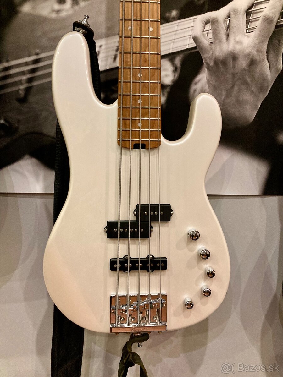 Charvel San Dimas Pro-mod 5 + Darkglass tone capsule