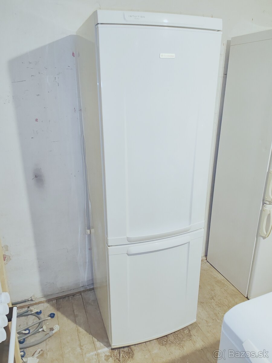 Predám chladničku Electrolux 185cm