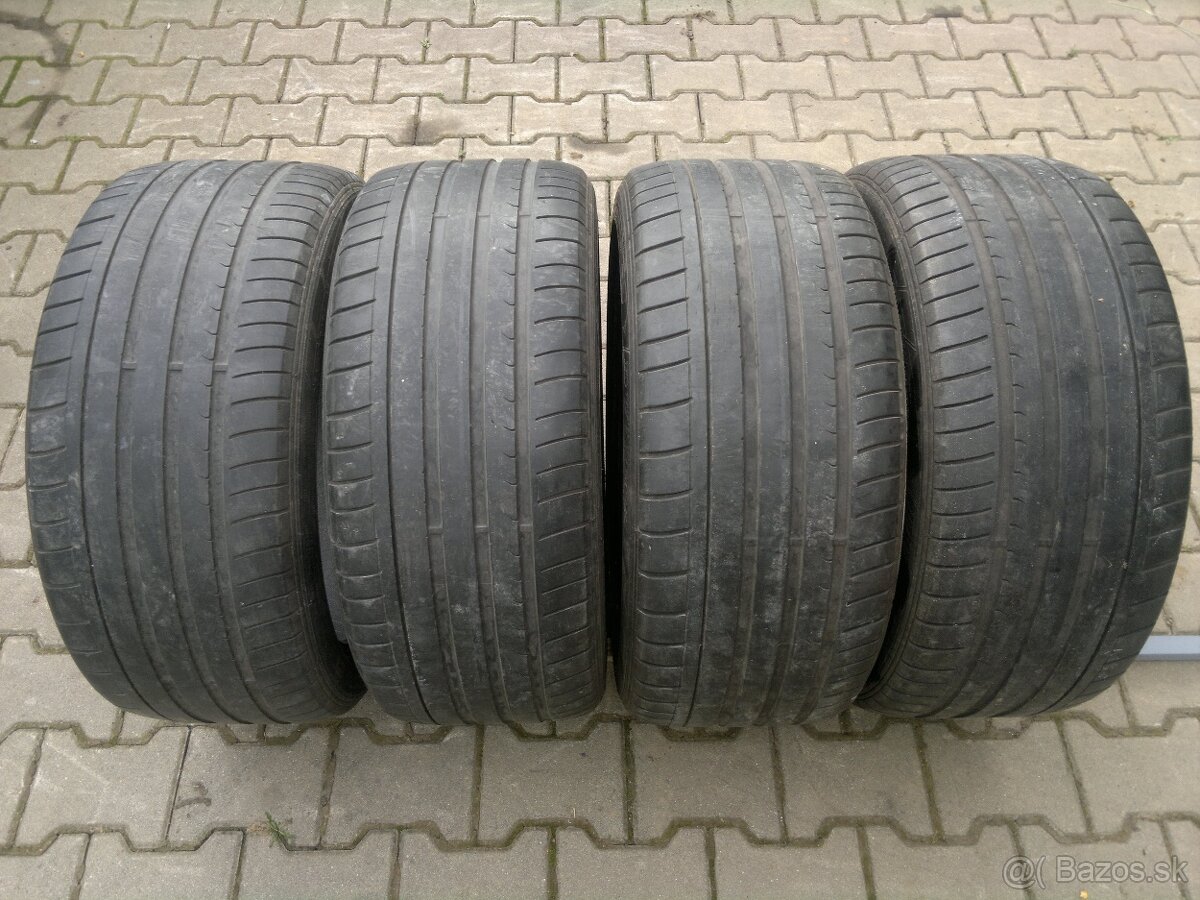 Letne pneu. Dunlop 255/40 r19