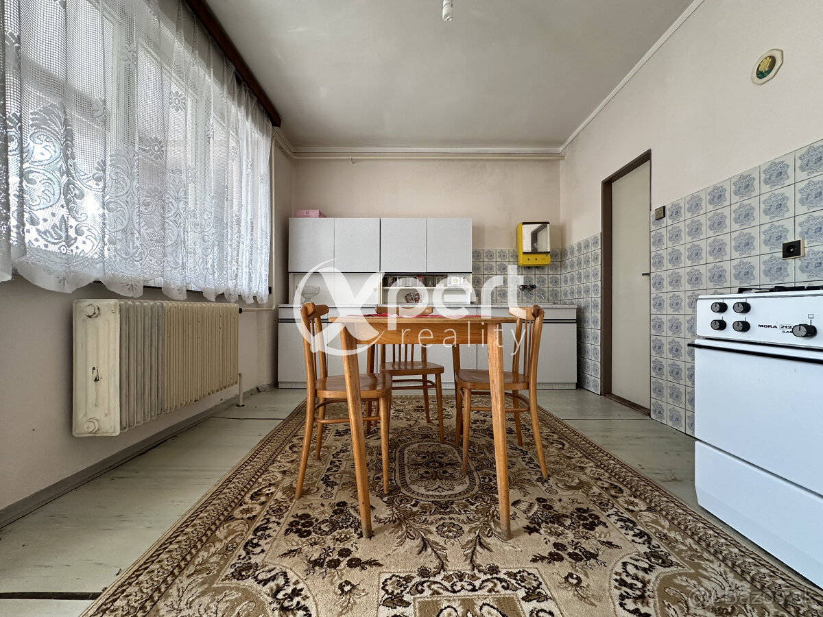 ZNÍŽENÁ CENA. Starší rodinný dom vo vyhľadávanej obci Horné