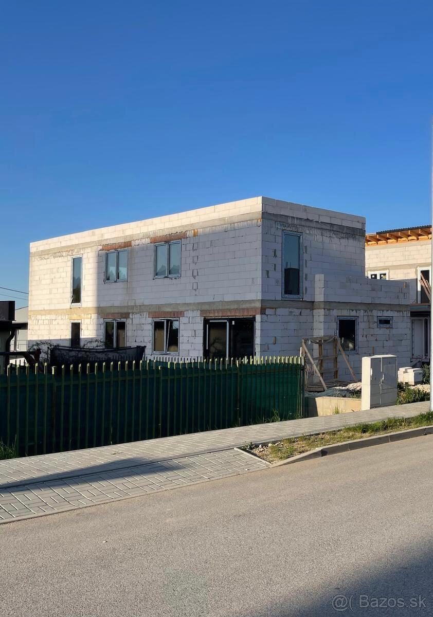 Na predaj rozostavaný rodinný dom