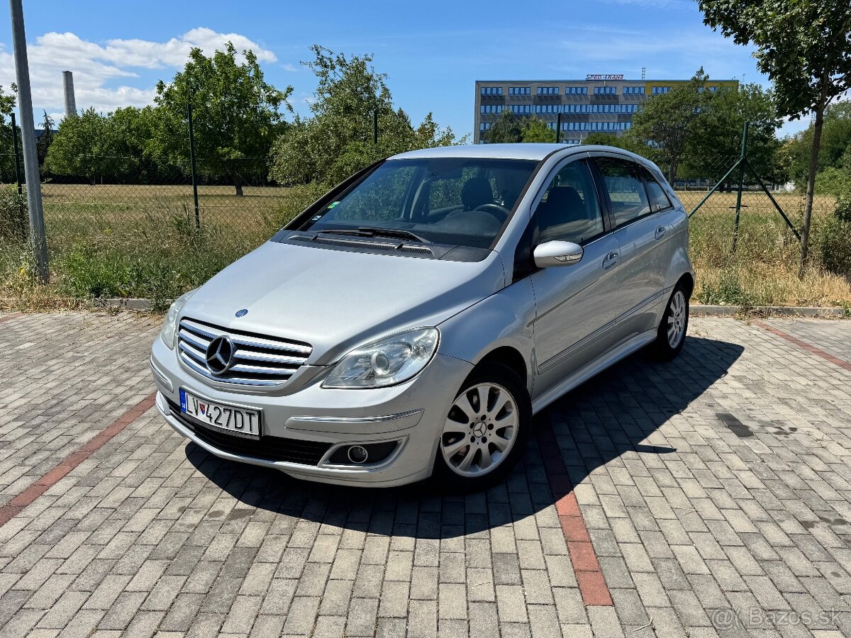 Mercedes Benz B200