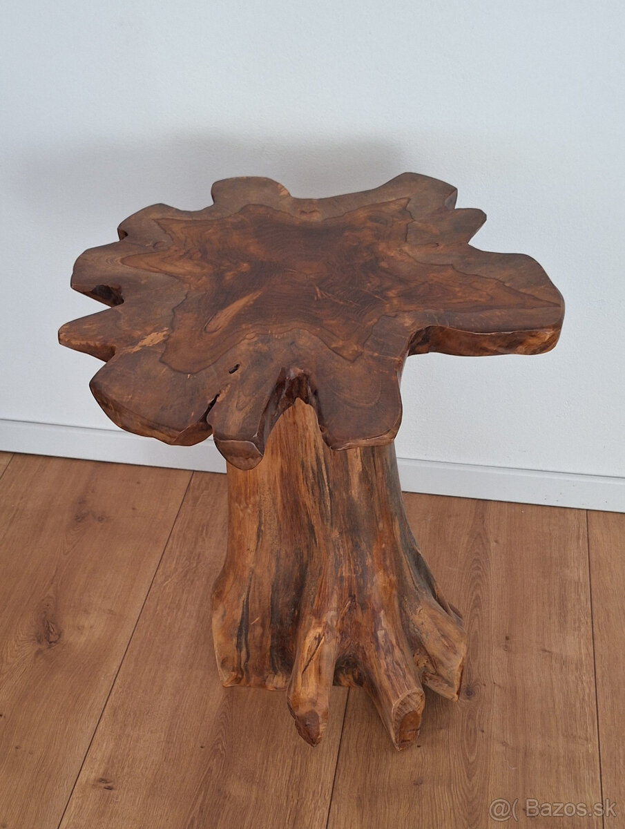 Drevený príručný stolík Teak