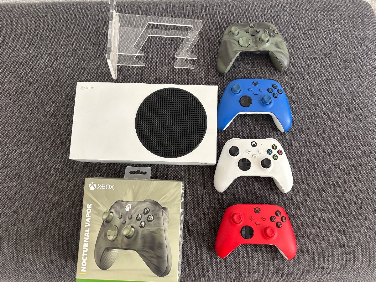 🟢 Xbox Series S + 4 ovládače + nabíjačka + stojan