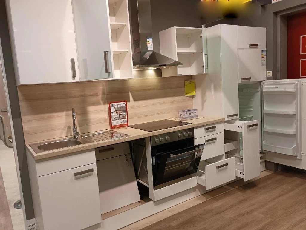Kuchynská zostava B-Line 310 cm so spotrebičmi, nová