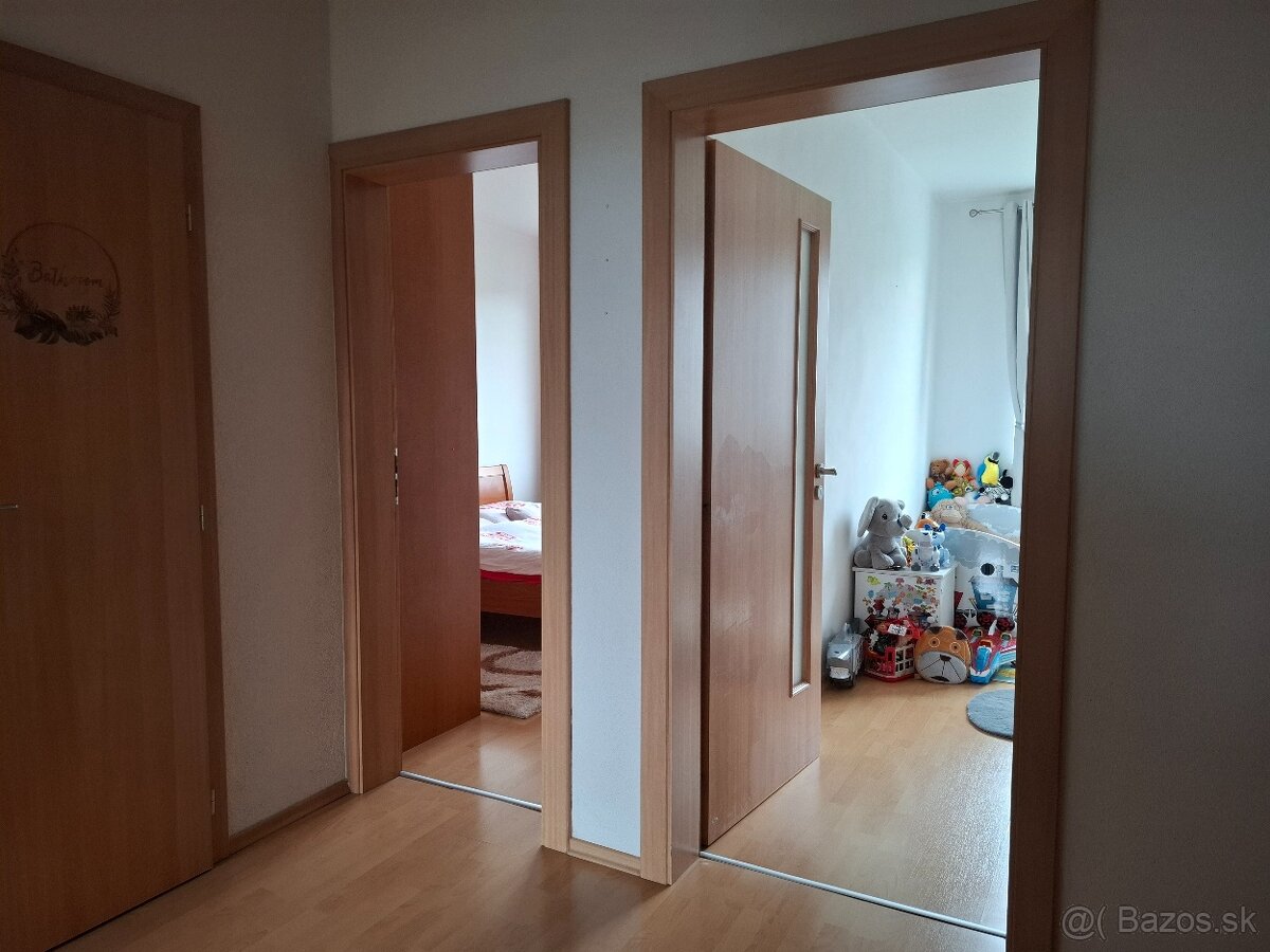 Priestranný svetlý 3i byt na prenájom