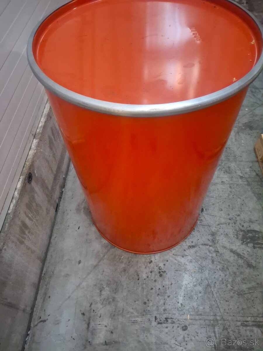 Plechový sud