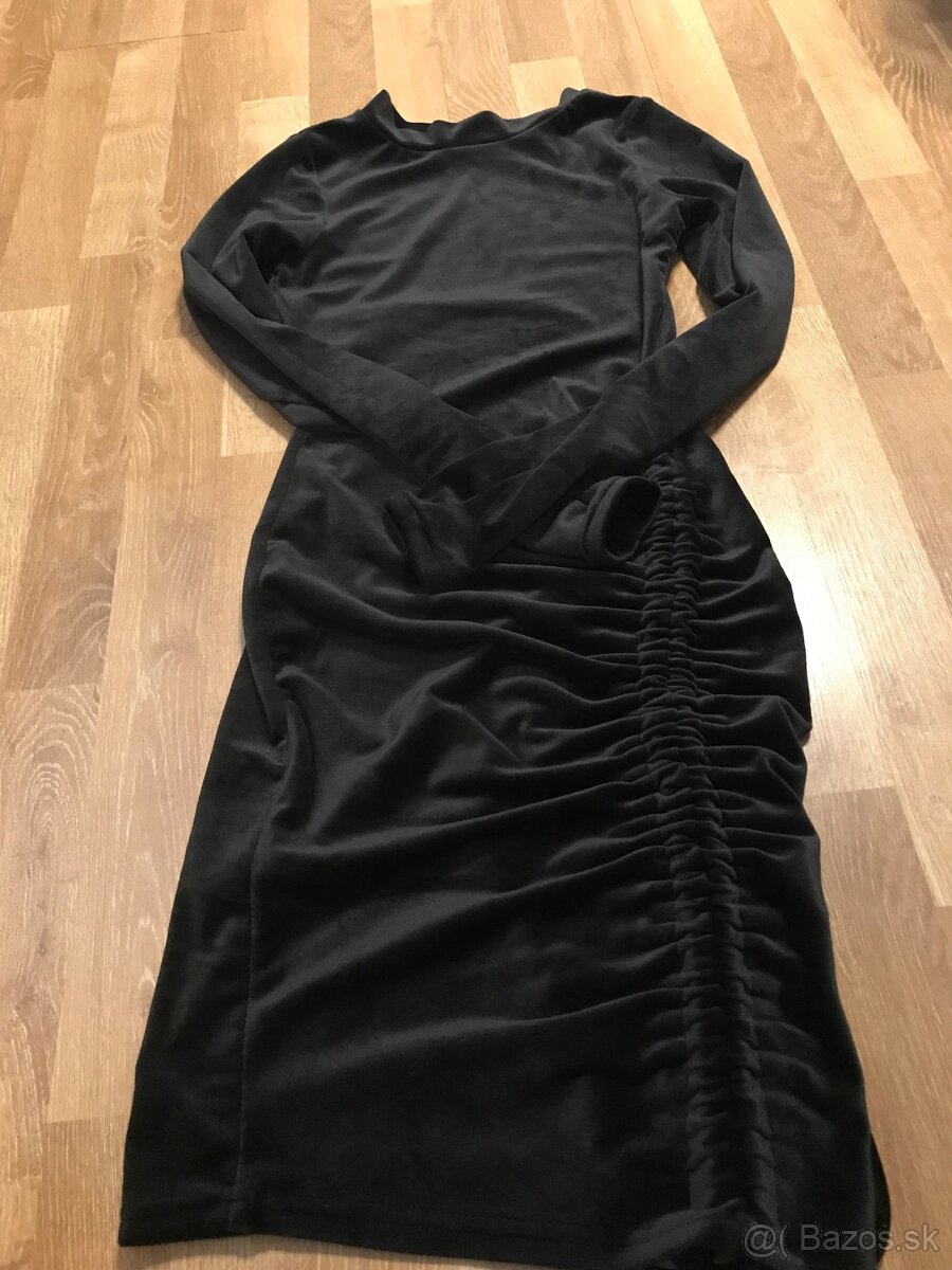 Zamatové čierne šaty xxs/xs