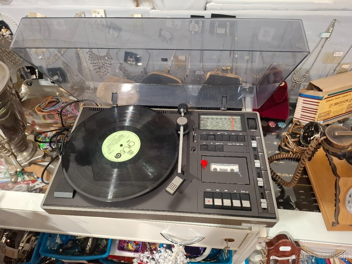 Gramov, magnetofón, radio