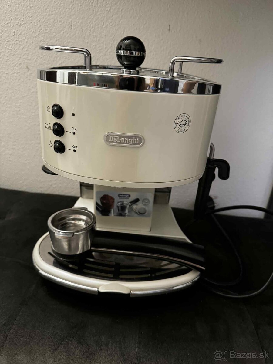 Pákový kávovar Delonghi
