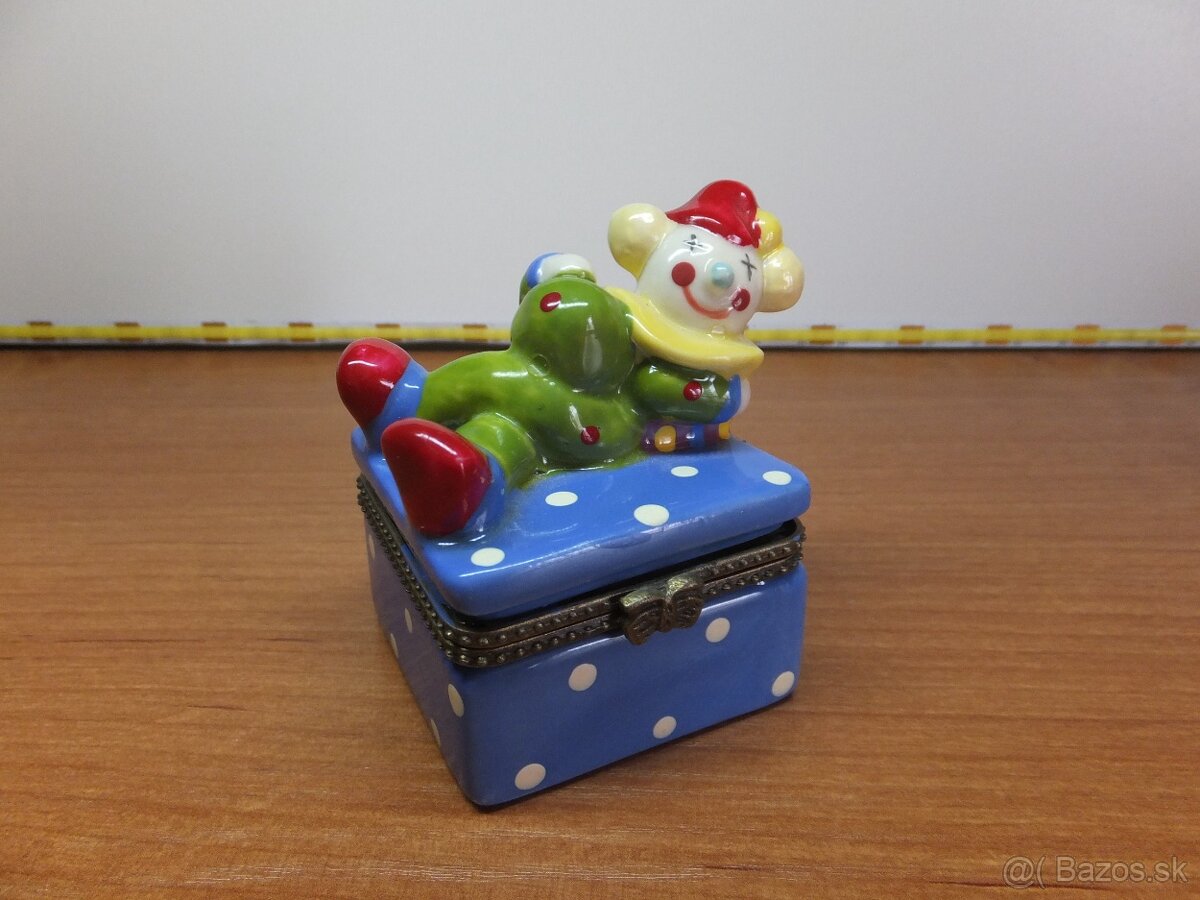 Starožitná pěkná porcelánová šperkovnice-klaun.