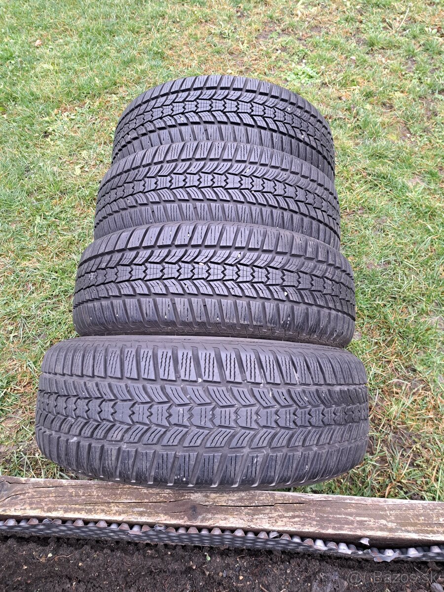 Zimne pneu 215/60 r16 - Sava eskimo XL