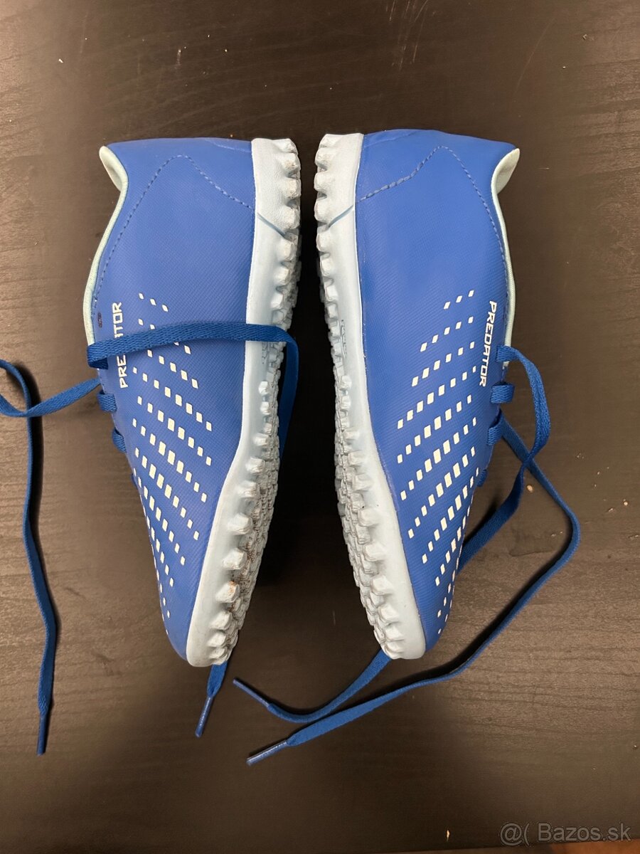 Adidas Predator č. 32
