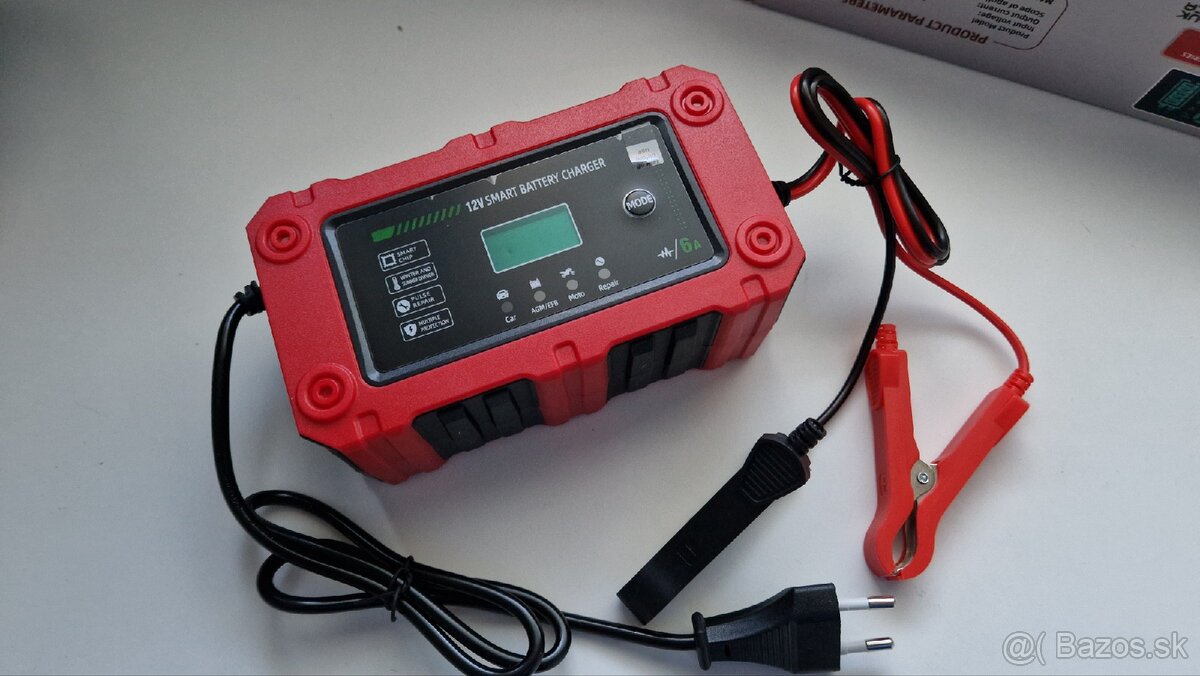 INTELIGENTNÁ NABÍJAČKA AUTOBATÉRIÍ