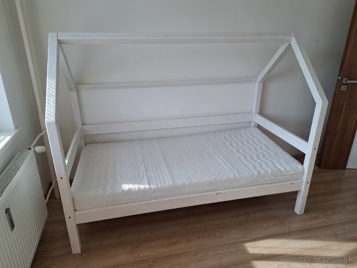 Detská posteľ s matracom