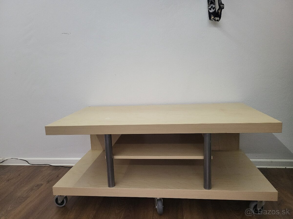 IKEA stolík pod TV
