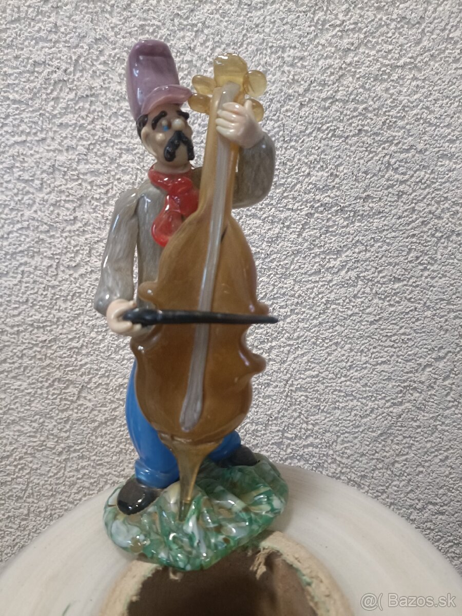 Jaroslav Brychta sklenena socha
