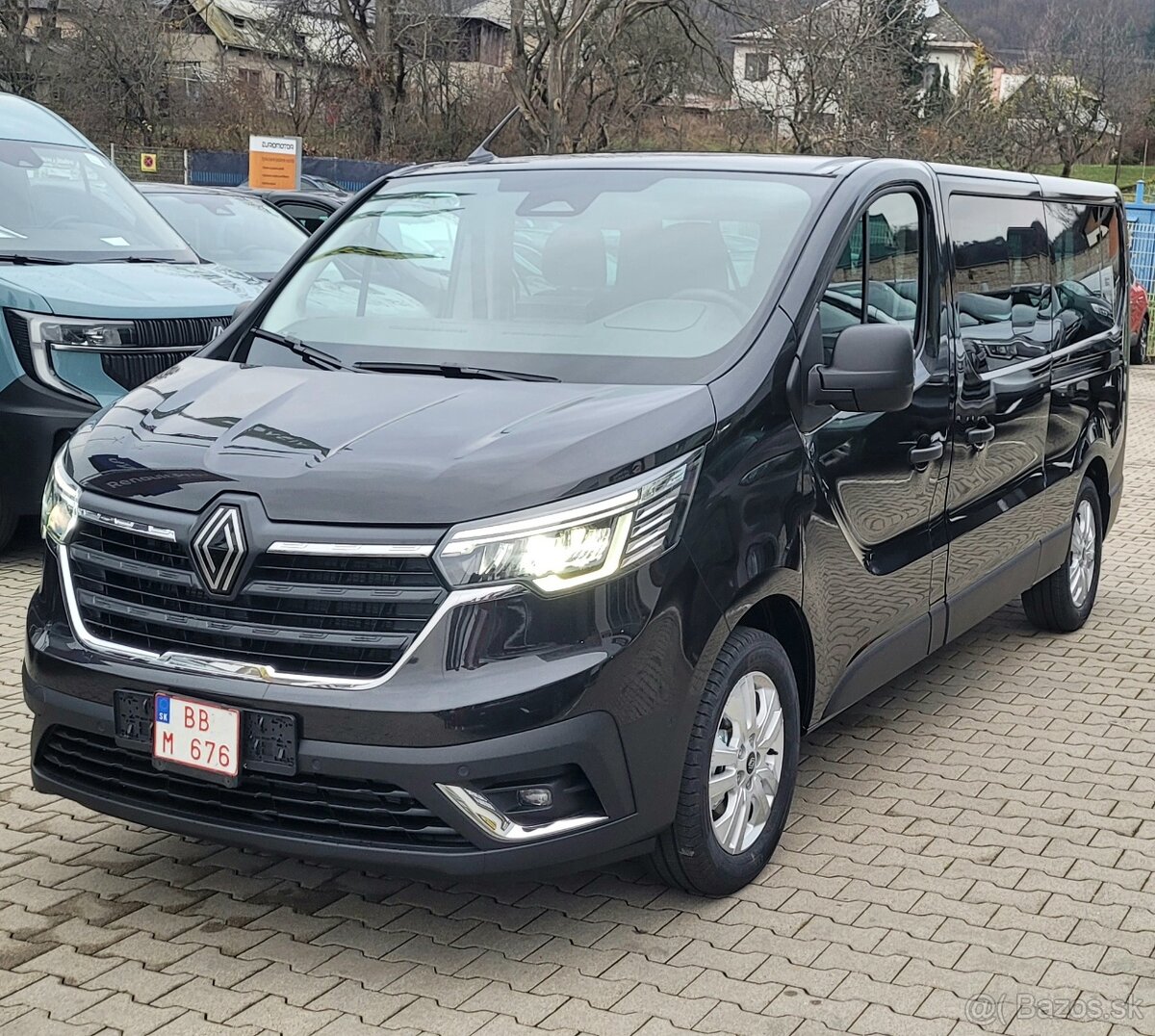 Prenájom 9 miestnych vozidiel (minibusov/dodávok)