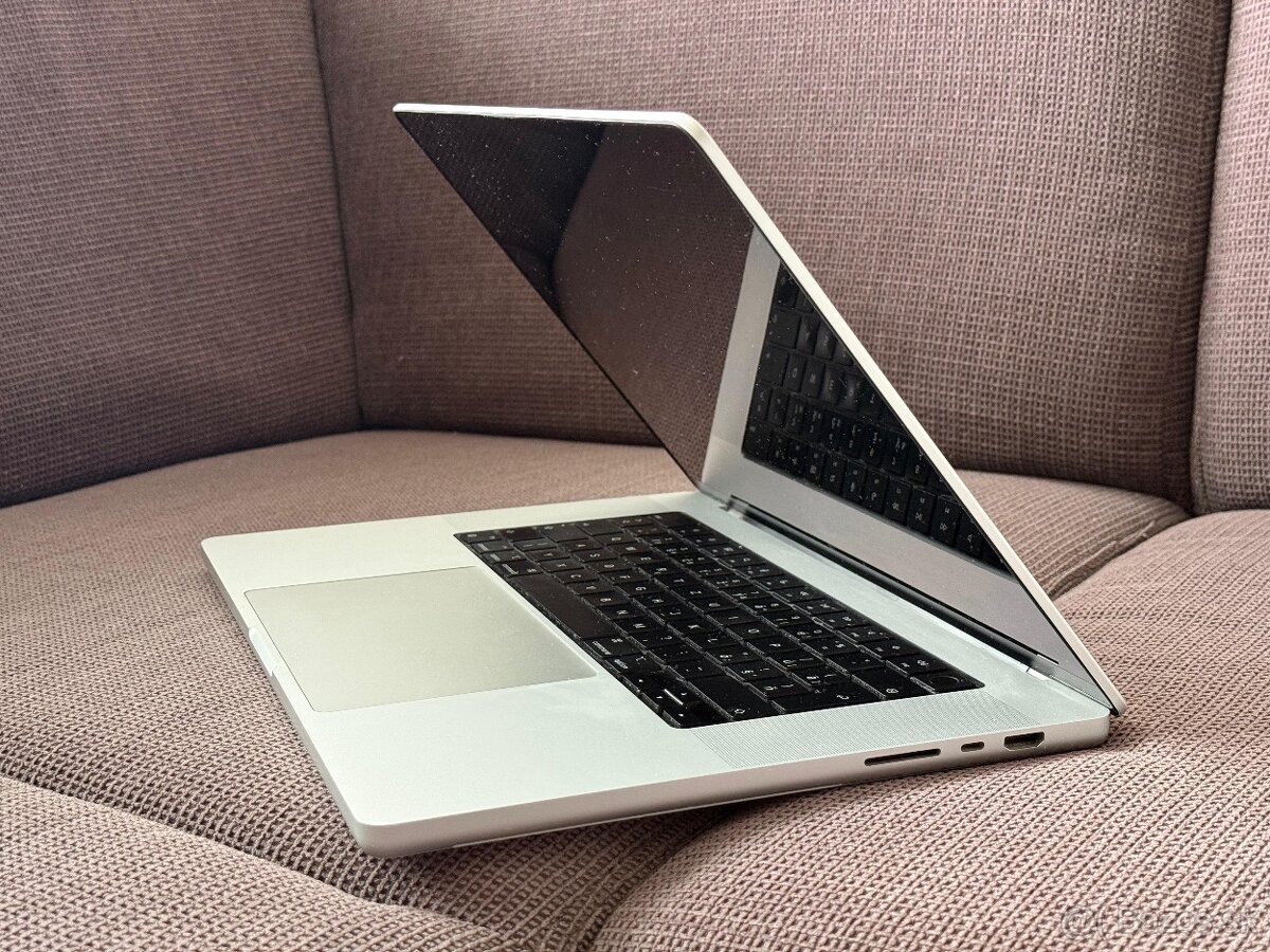 MacBook Pro 16 inch M1 2021 silver