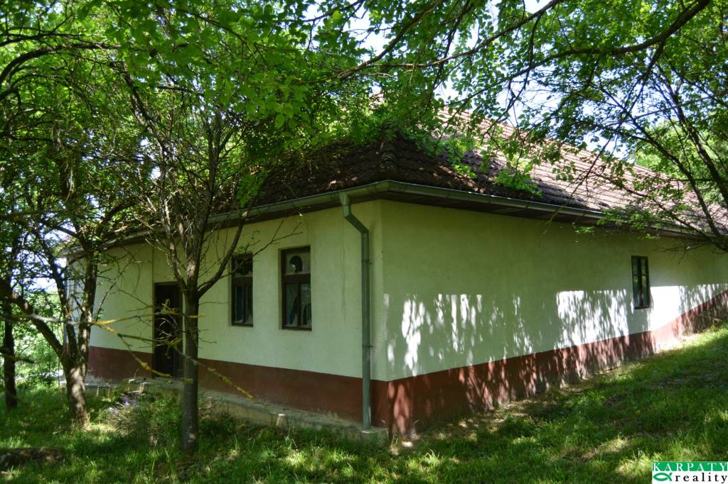 Domček na chalupárčenie pod starou morušou