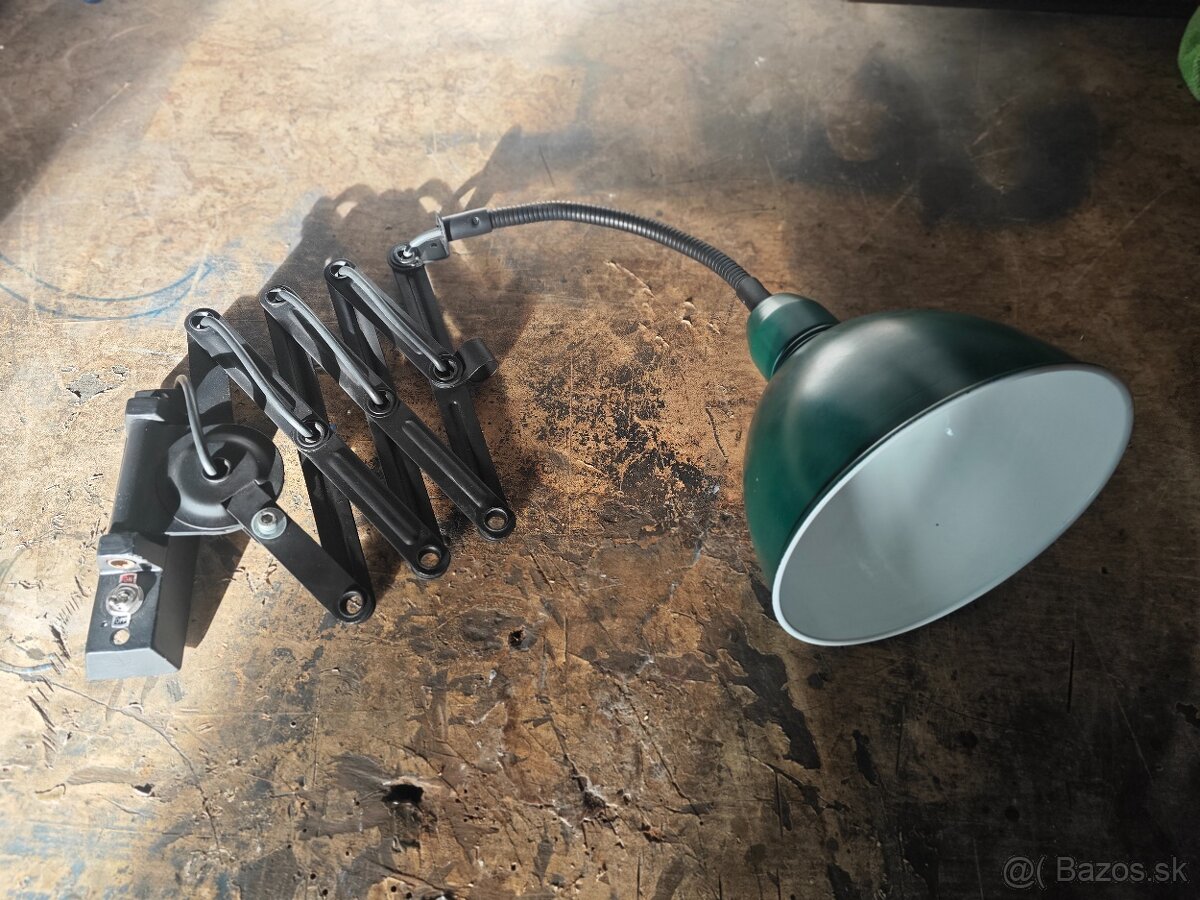 Industriálne nožnicove lampy