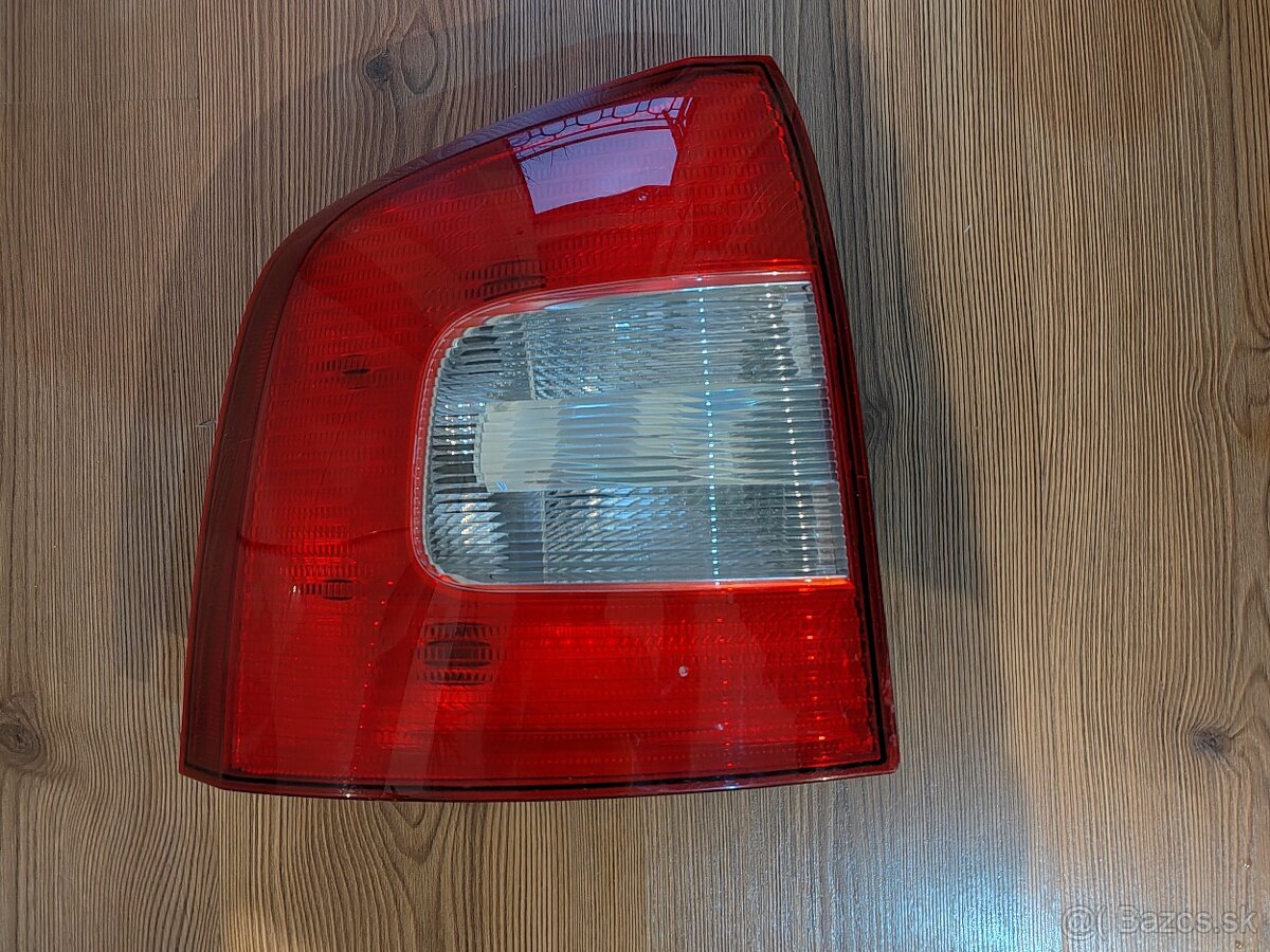 Octavia 2 combi ľavé zadné svetlá