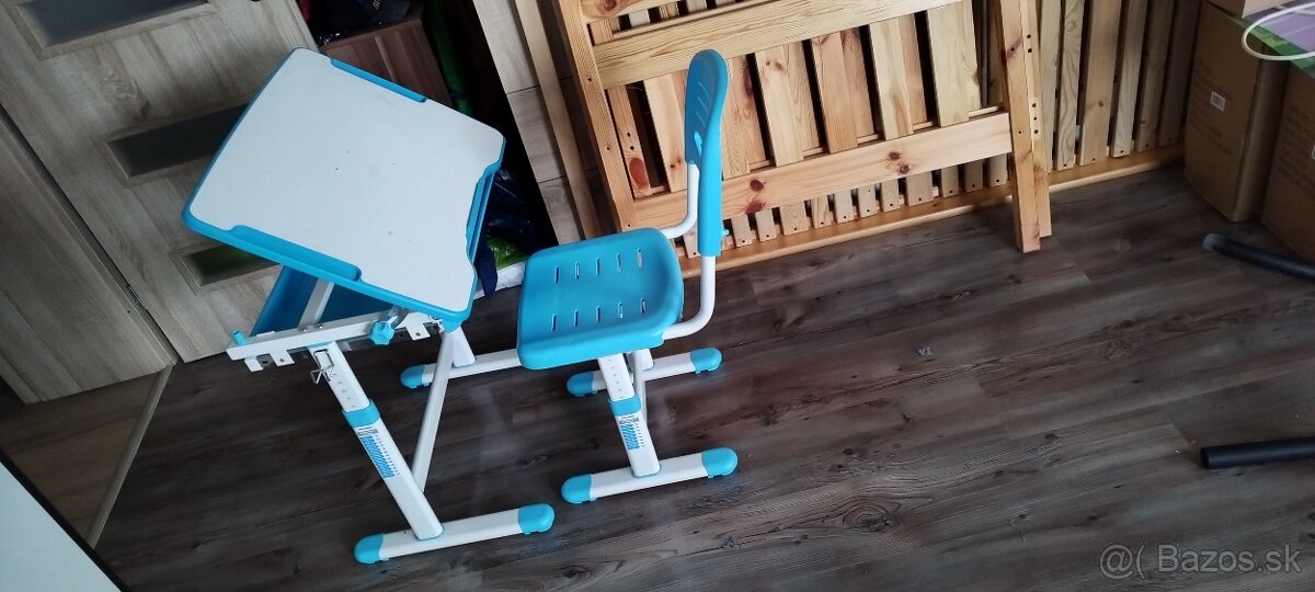 Rastúci stolik so stolickou