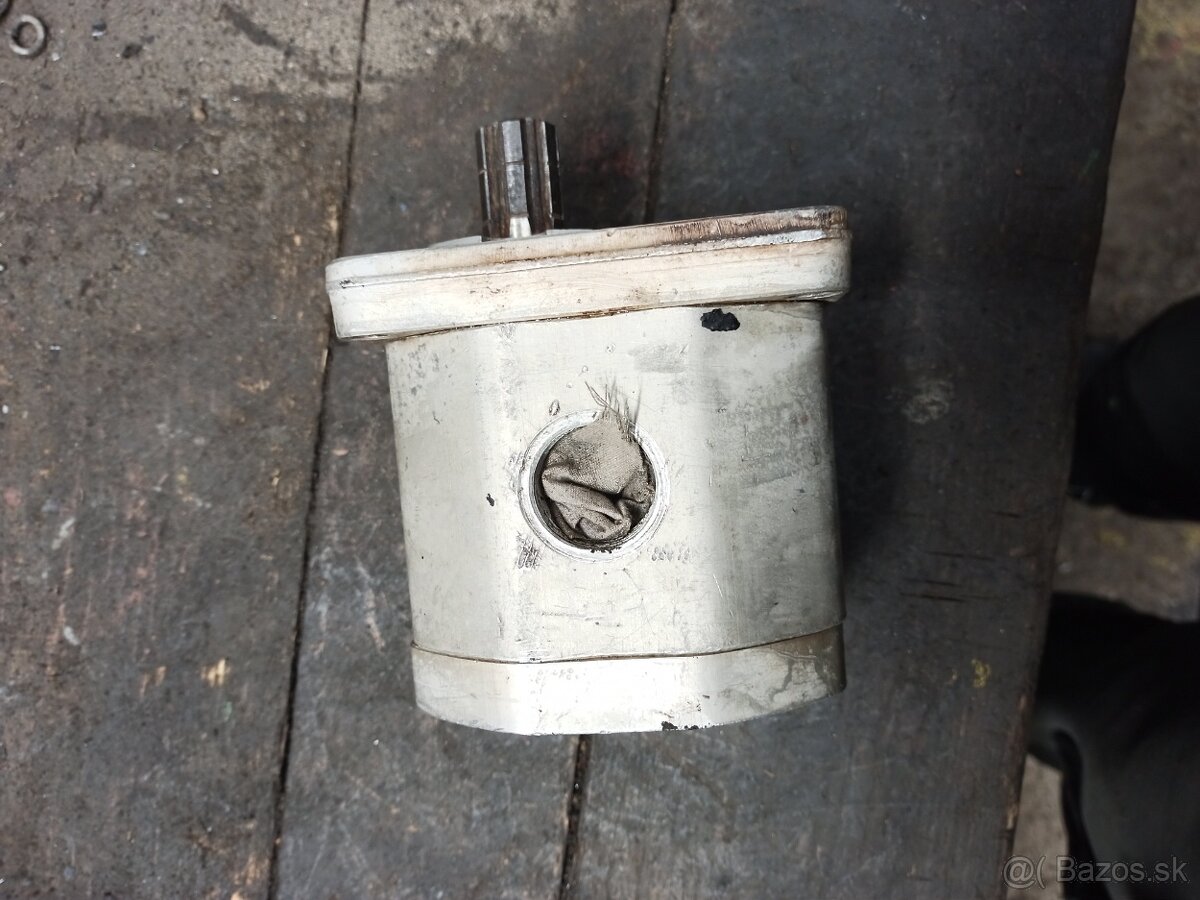 Hydraulické čerpadlo TGL 10859 A16 Multikar M25