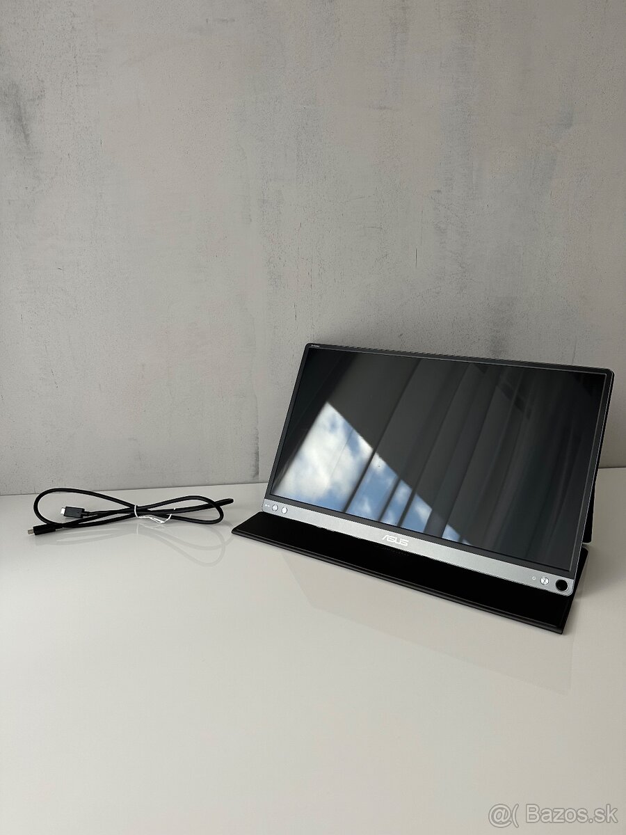 Predám prenosný monitor Asus