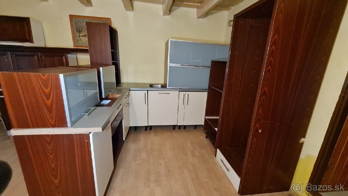 Predám kuchynskú linku v tvare U rozmer 218x266x190