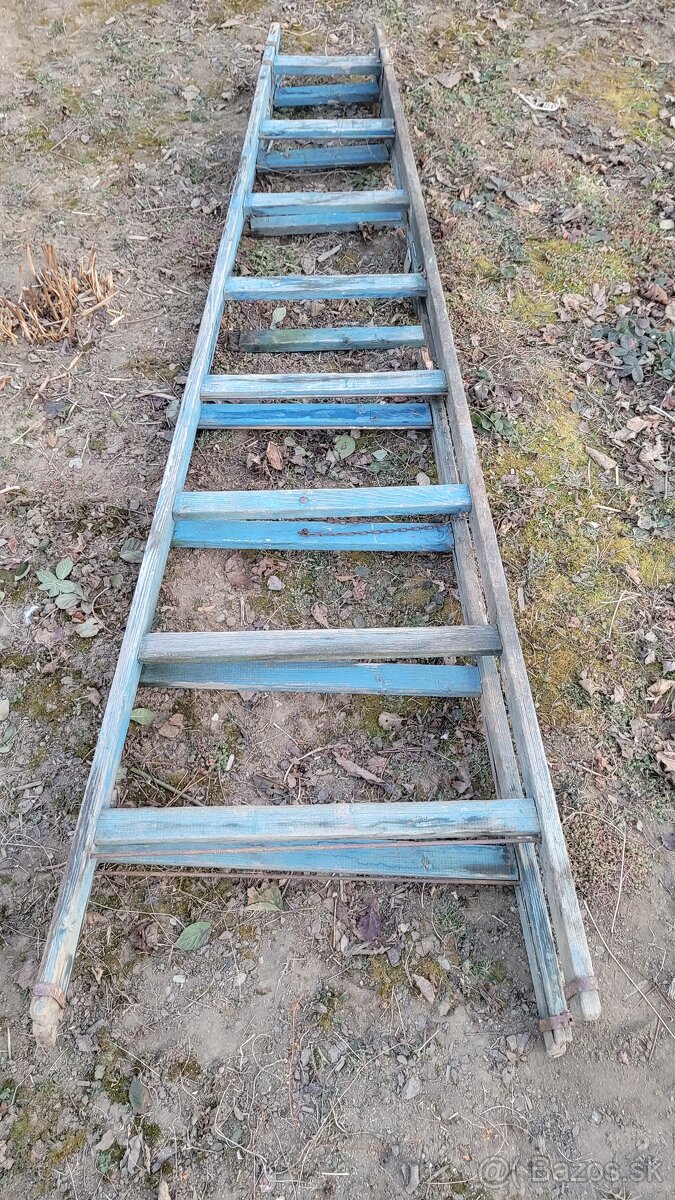 Darujem starý dvojitý 2,5m rebrík, tzv. A-čko za odvoz .