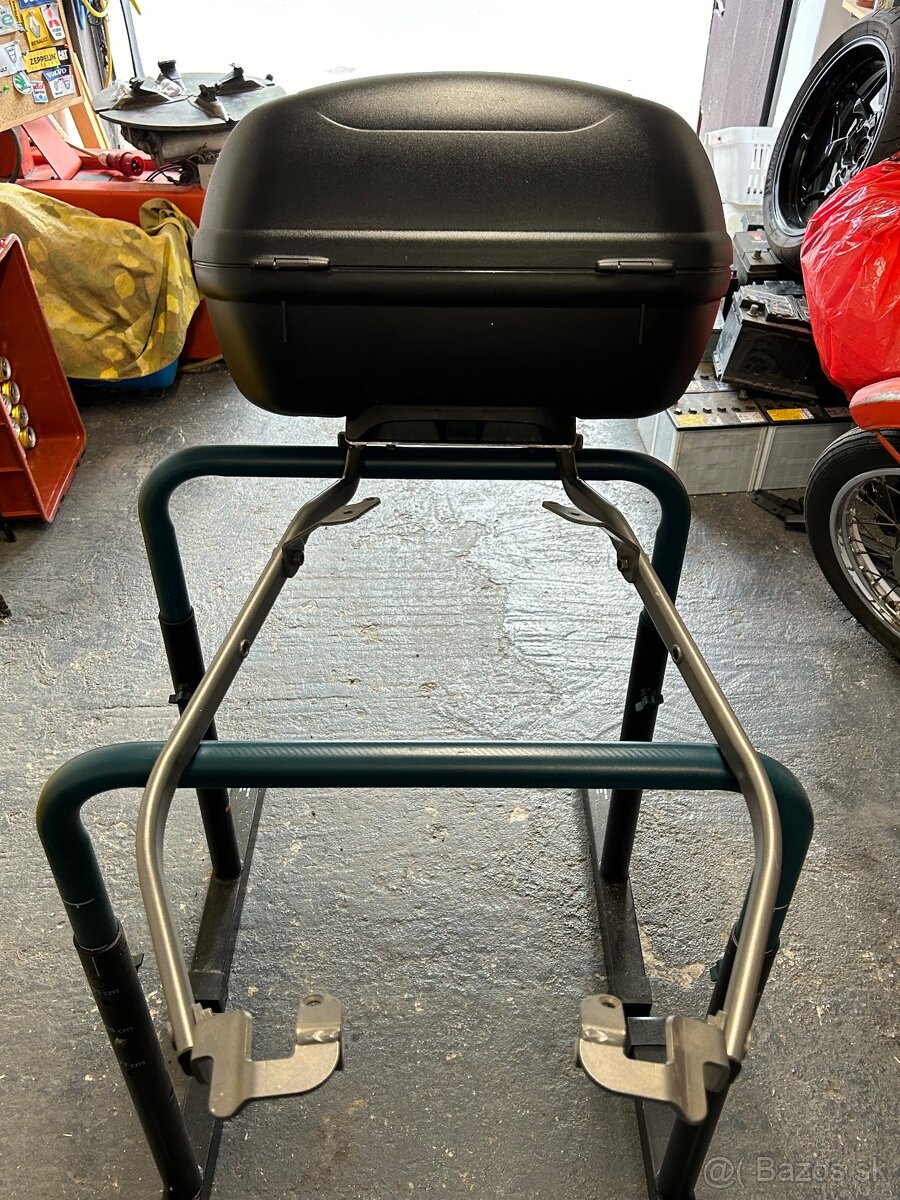 Topcase Givi s nosicom na Honda CB600 Hornet
