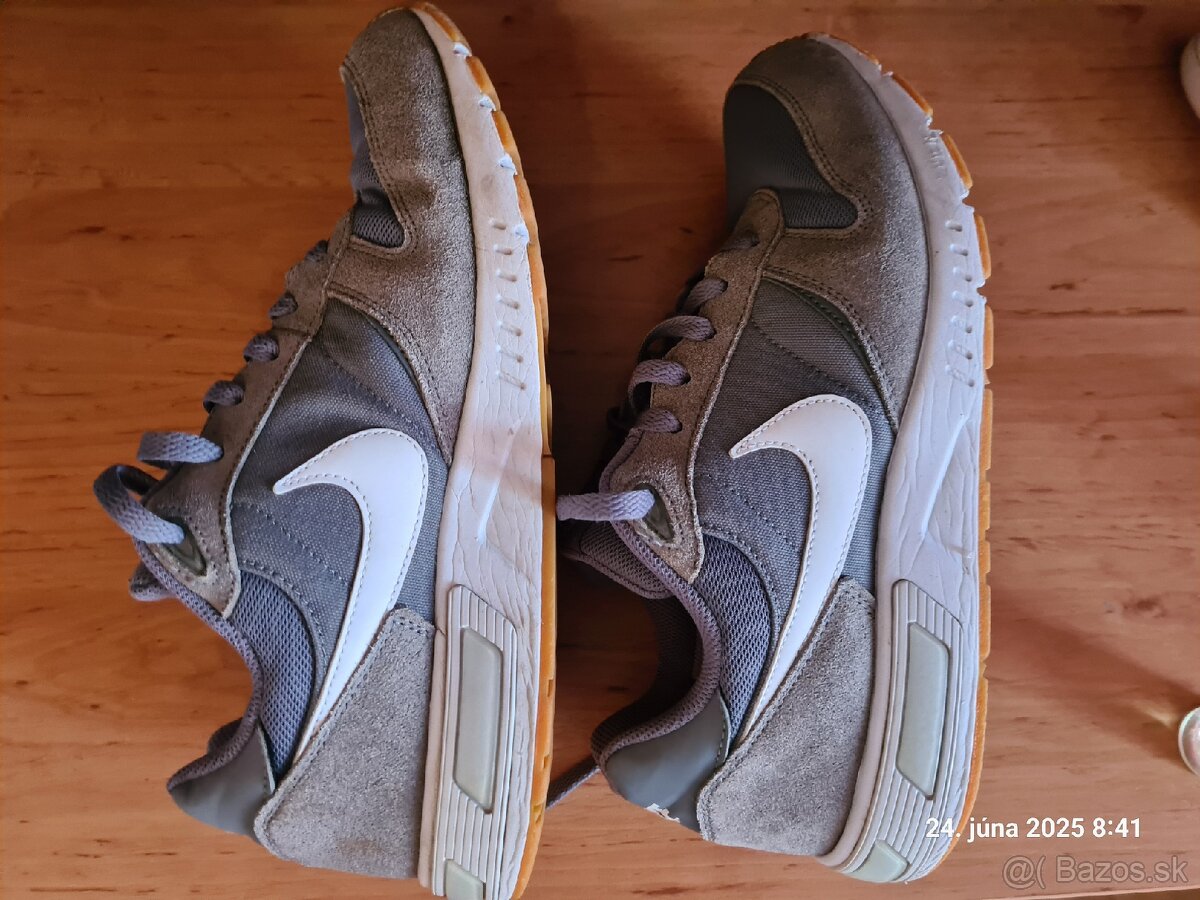 Nike nightgazer