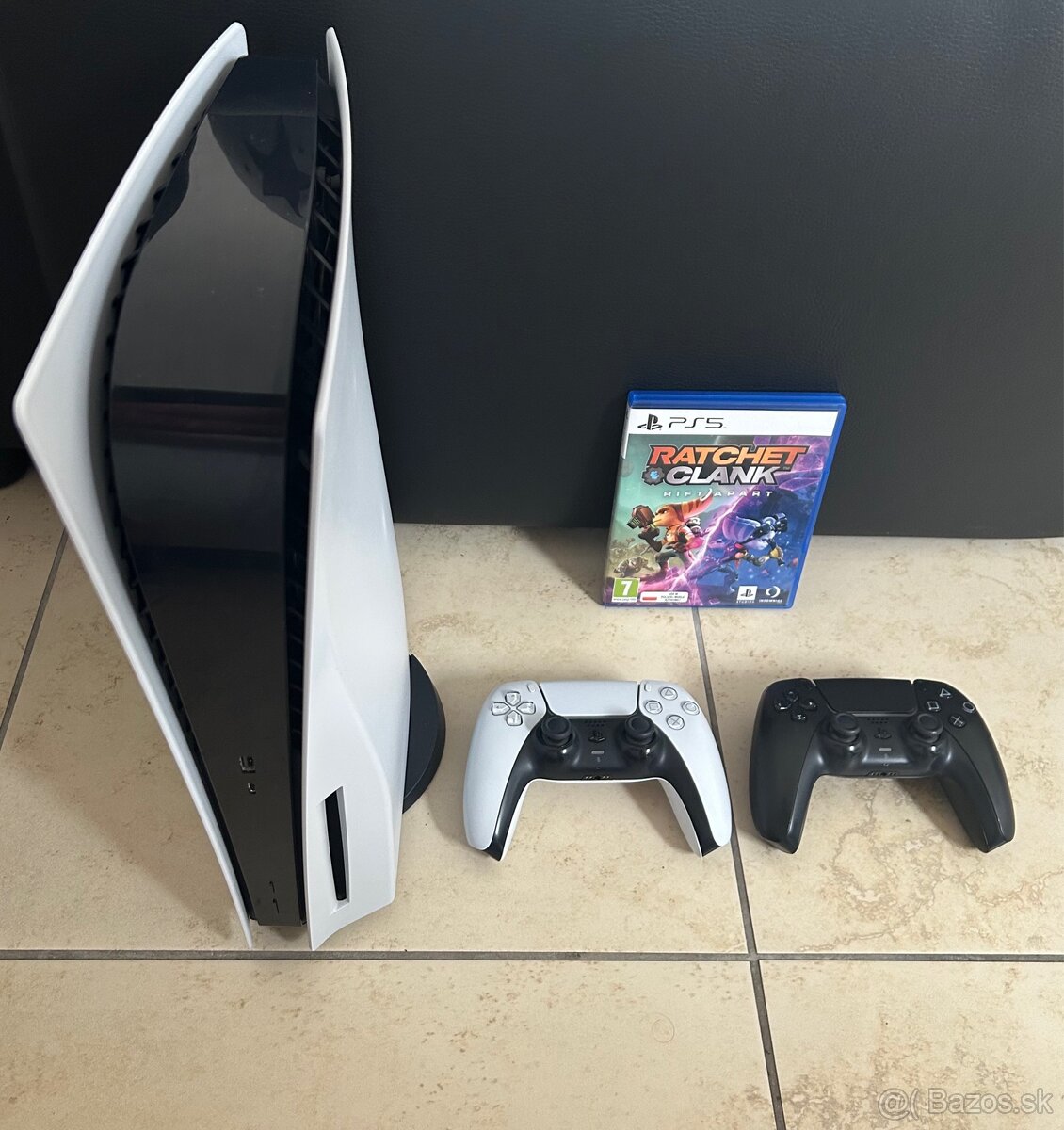 PlayStation 5 (PS5) + 2x ovládače