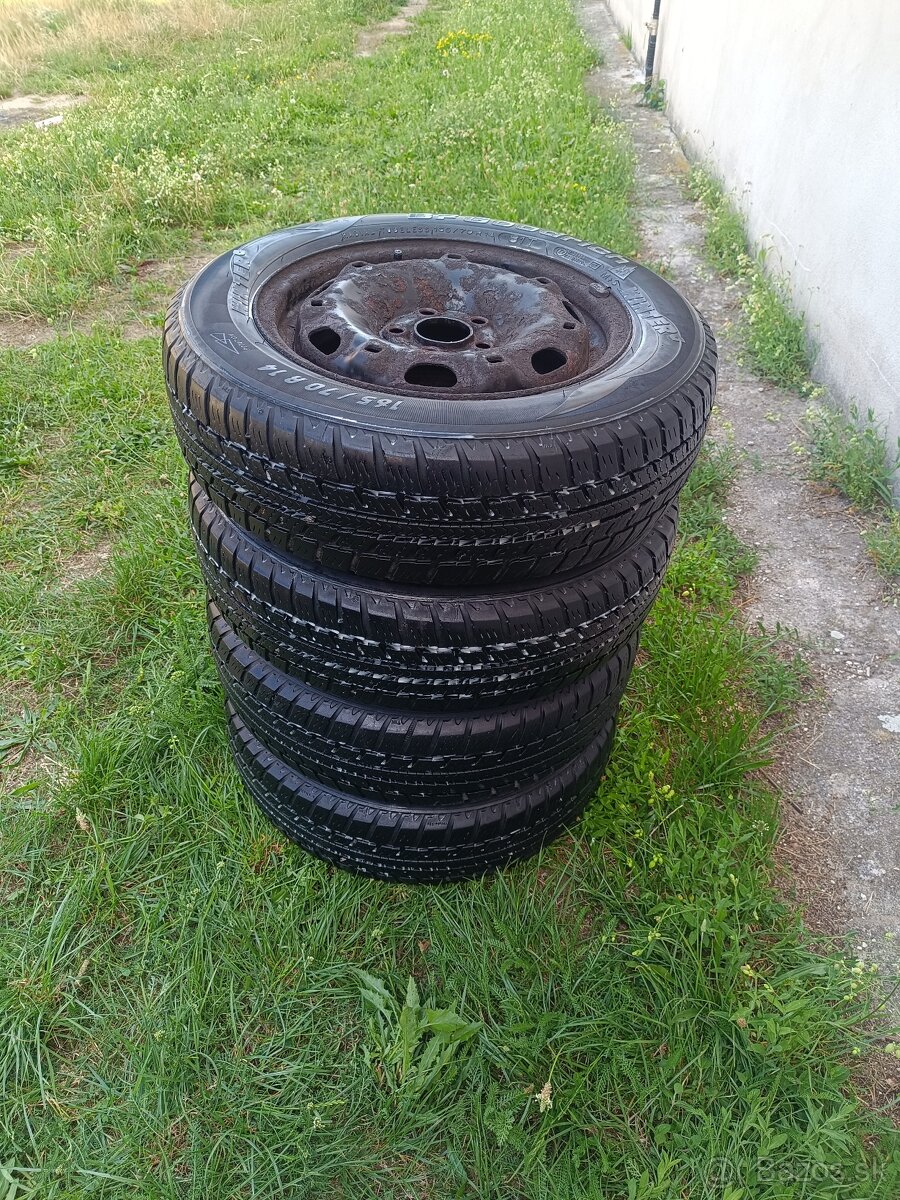 ZIMNÉ PNEUMATIKY 165/70 R14 NA DISKOCH
